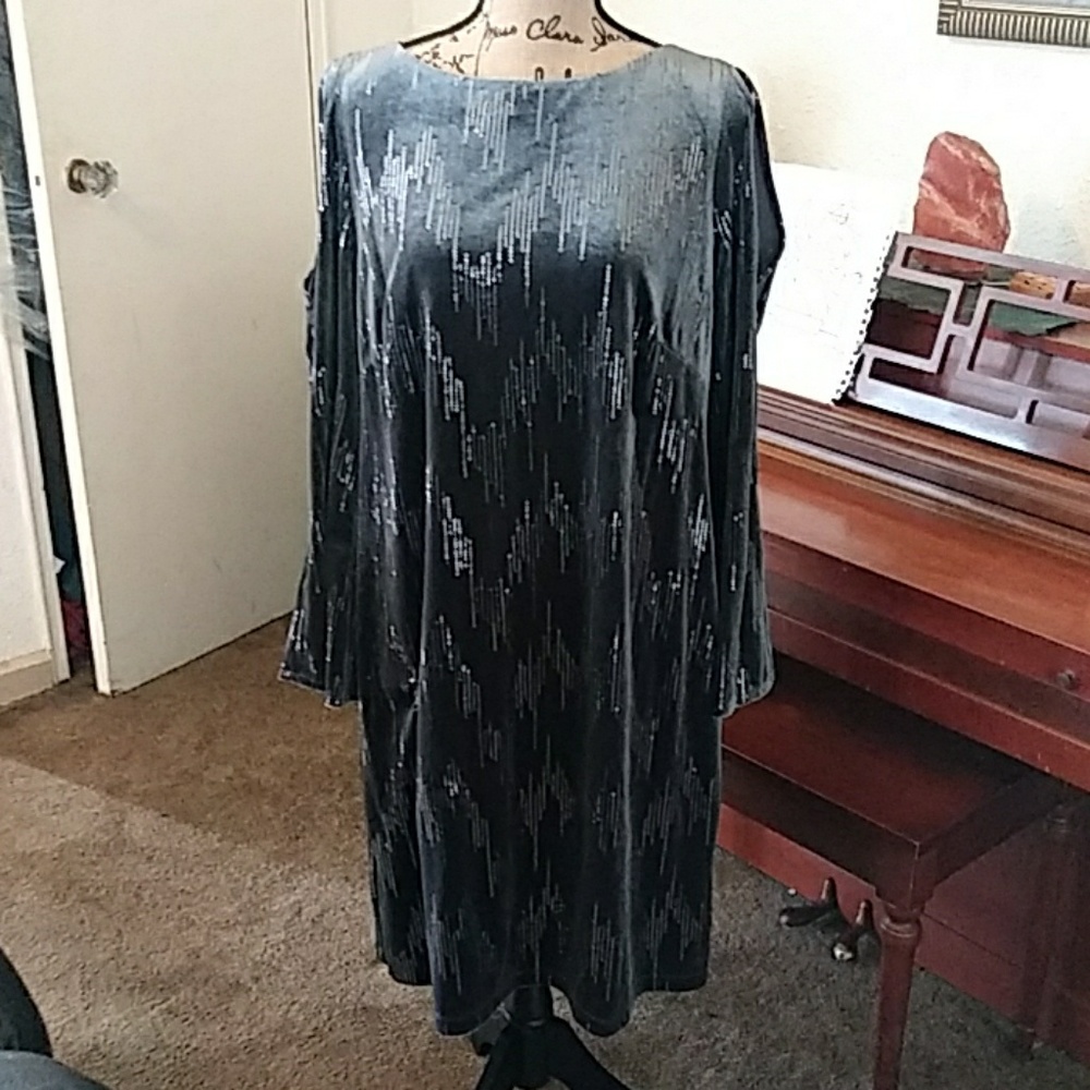 Jessica Howard velvet dress w/ sequin embellishmen